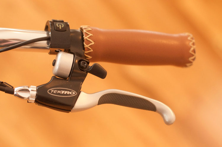 Vegan leather grips with Tektro comfort brake levers & integrated bell