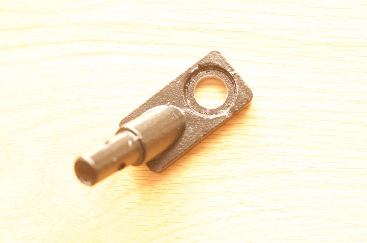 Large bore hole in hitch (Easily accommodates extra large ebike axels)